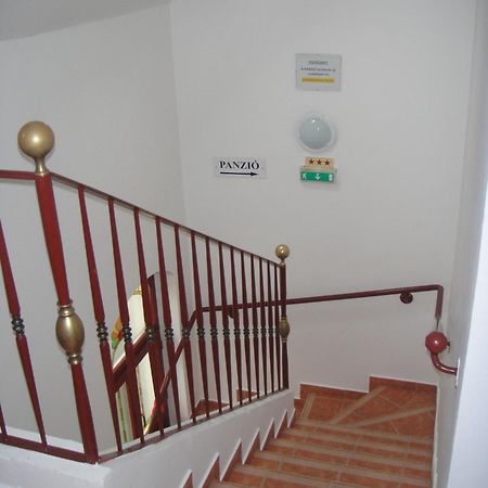 Bed and breakfast Varju Fogado Tapolca Extérieur photo